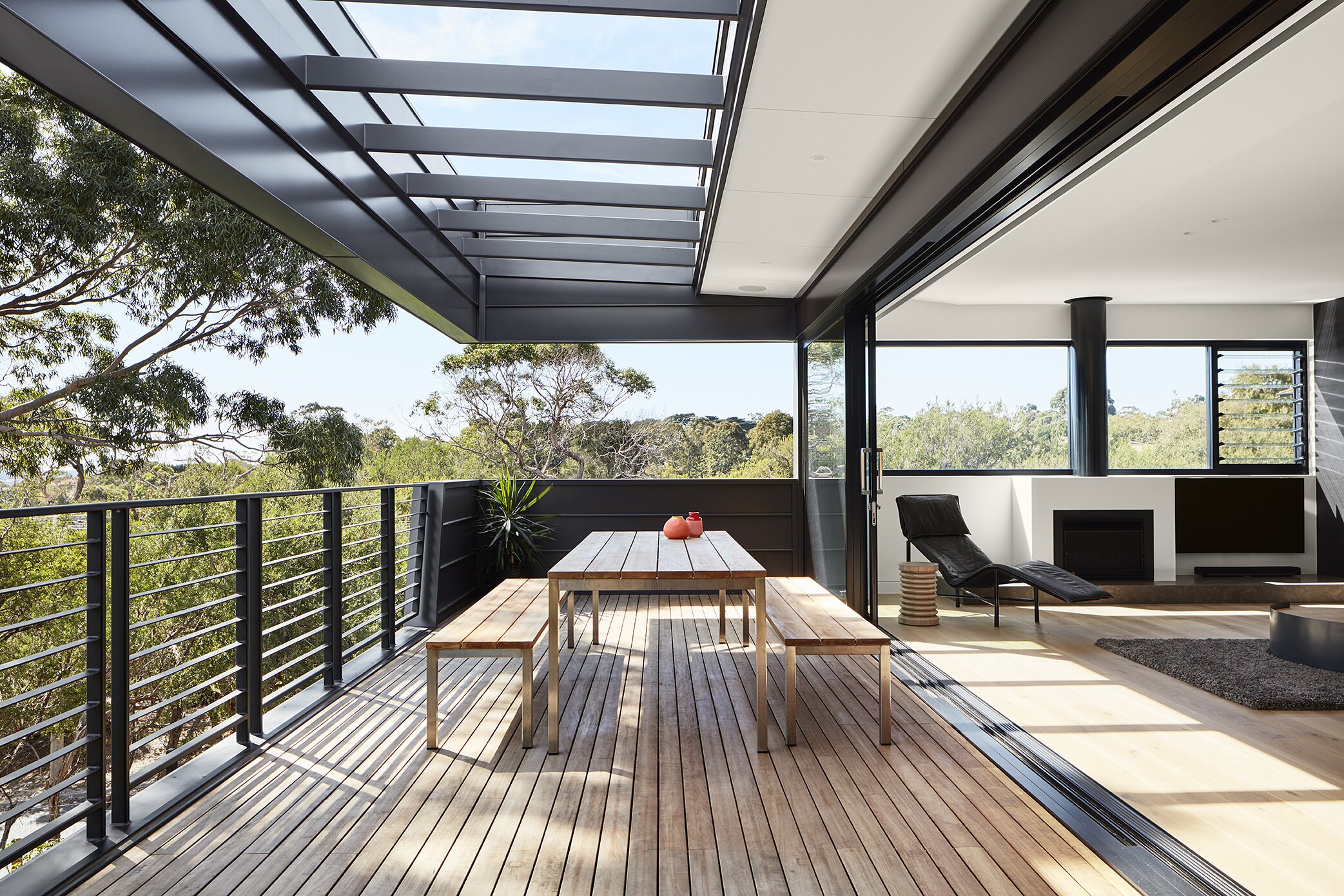 Modern facade with integrated terrace and panoramic glazing