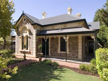 Country house with rustication