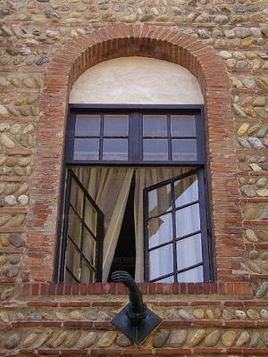 Option of windows on country house