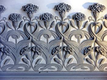 Art Nouveau Floral Relief: Decorative Facade Frieze with Plant Ornament