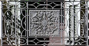 Facade decoration in Empire style