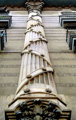 Example of pillars on country house