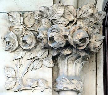 Relief Rose Bouquet: Exquisite Classical Façade Decoration Element