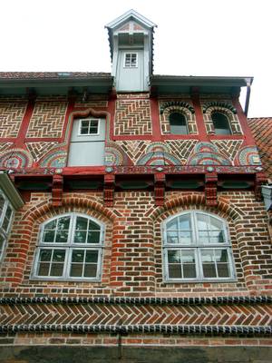 Country house photo with rustication