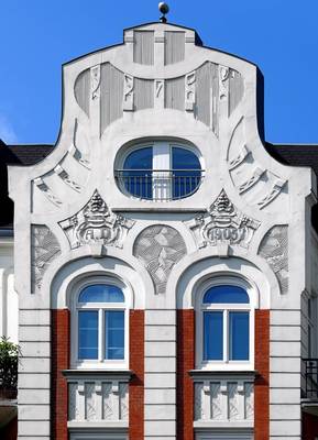 House finish in art deco style