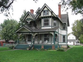 Victorian style of cottage facade