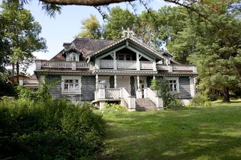  Russian Revival style of cottage facade