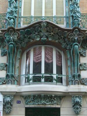 Option of oriel windows on house facade