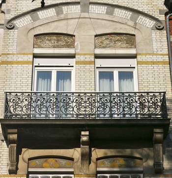 Example of facade design with balcony