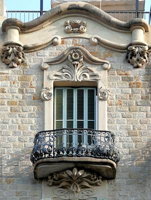 Facade decoration in Château style