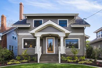House finish in Craftsman style