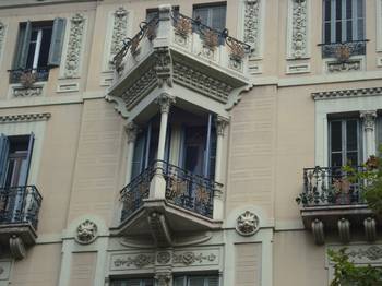 Option of rustication on house facade