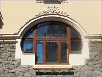 Option of windows on country house