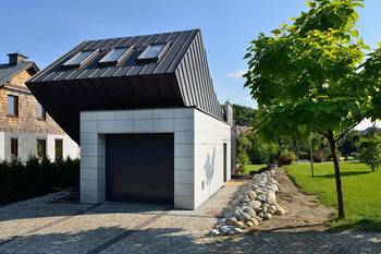 Cladding of slick stone country house