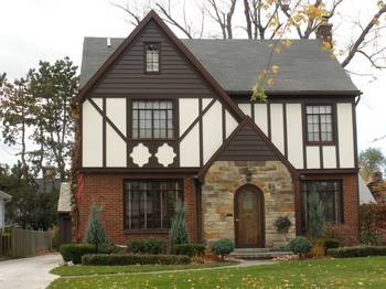 Cottage variant in Tudor style