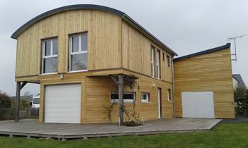 Option of wood house cladding