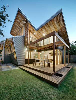 Cladding of glass country house