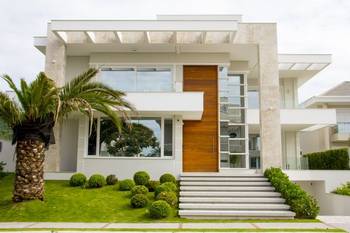 House finish in contemporary style