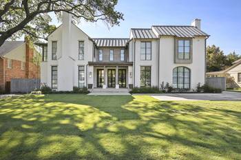 Contemporary Facade with Elegant Monochromatic Palette