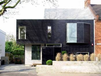 House finish in contemporary style