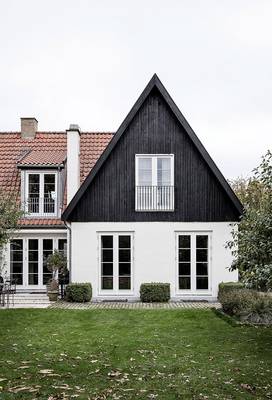 House finish in Gothic style