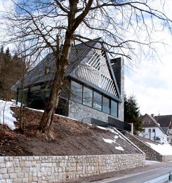 Cladding of slick stone country house