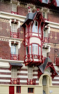 Facade decoration in Deauville style