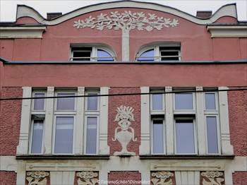 Example of fretwork on house facade