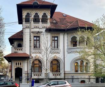 Cottage variant in Art Nouveau style