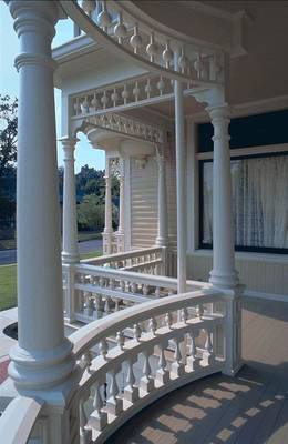 Option of pillars on country house