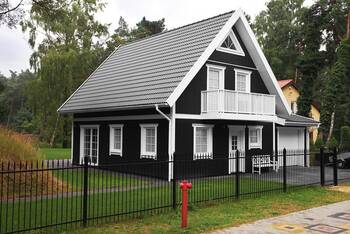 Photo of dark cottage