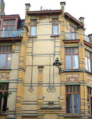 Details of yellow facade