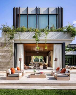 Cladding with plants on house