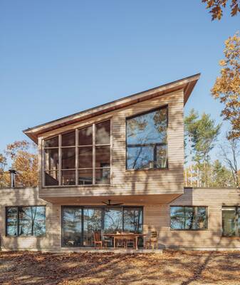 Beautiful house in barnhouse style