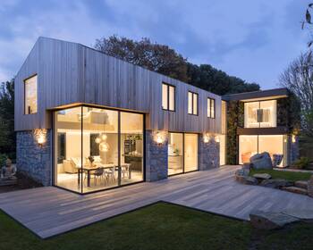 Details of house in barnhouse style