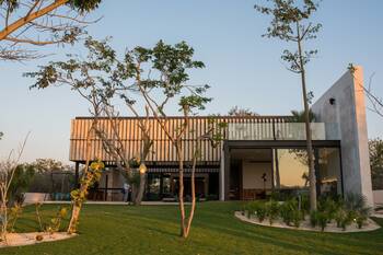 House finish in Oriental style