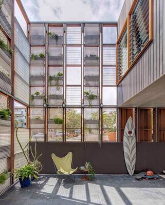 House in prairie school style