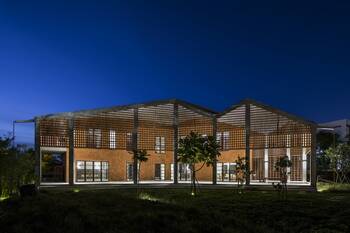 House finish in Deauville style