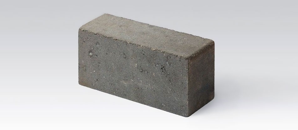 Vibropressed common concrete bricks.