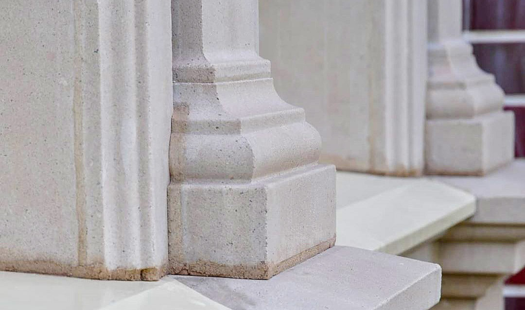 Pilaster base made of fiberglass concrete