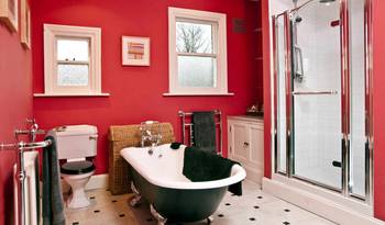 Classic Bathroom in Vibrant Red: Traditional Elegance with Contemporary Accents