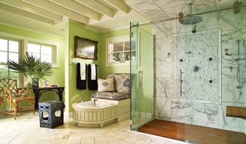 Green Spa Oasis: Luxurious Bathroom with Elements of Natural Aesthetics