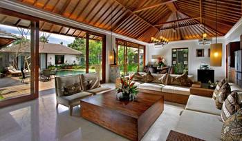 Tropical Villa with Open Facade: Harmony of Interior and Natural Surroundings