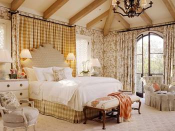 French Classic in a Country House Bedroom: Luxury and Comfort in Harmonious Details
