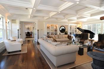 Elegant Living Room with Coffered Ceiling: A Balance of Luxury and Comfort