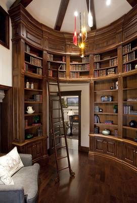 Library design in private house in colonial style.