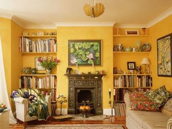 Library example in cottage in colonial style.