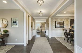 Elegant Country House Interior: Classic Style with Modern Accents
