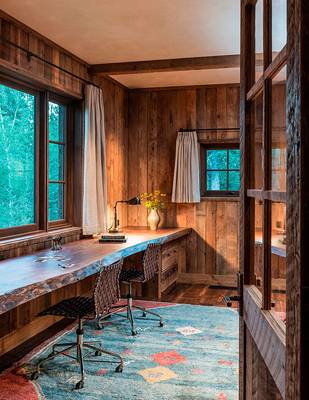 Home office in cottage.