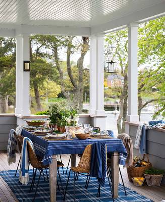 Dining room in cottage.